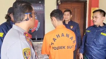 Foto : pelaku saat diamankan di polsek SU 2 Palembang