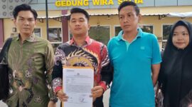 Foto : korban didampingi kuasa hukumnya.
