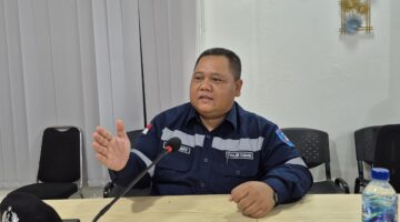 Ketua DPC Gabungan Pengusaha Nasional Angkutan Sungai, Danau, dan Penyeberangan (Gapasdap) lintasan Tanjung Api-Api–Tanjung Kalian, Edos Sari Waskito.