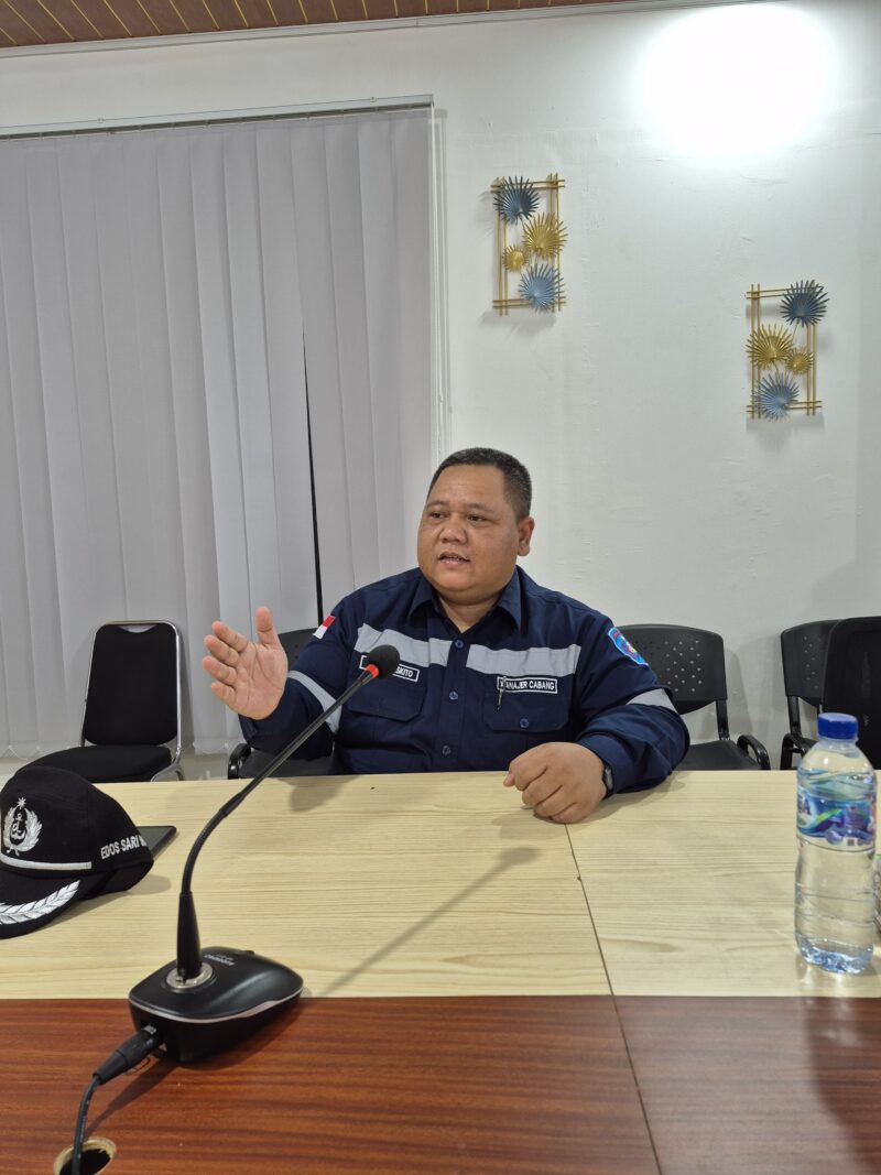 Ketua DPC Gabungan Pengusaha Nasional Angkutan Sungai, Danau, dan Penyeberangan (Gapasdap) lintasan Tanjung Api-Api–Tanjung Kalian, Edos Sari Waskito.