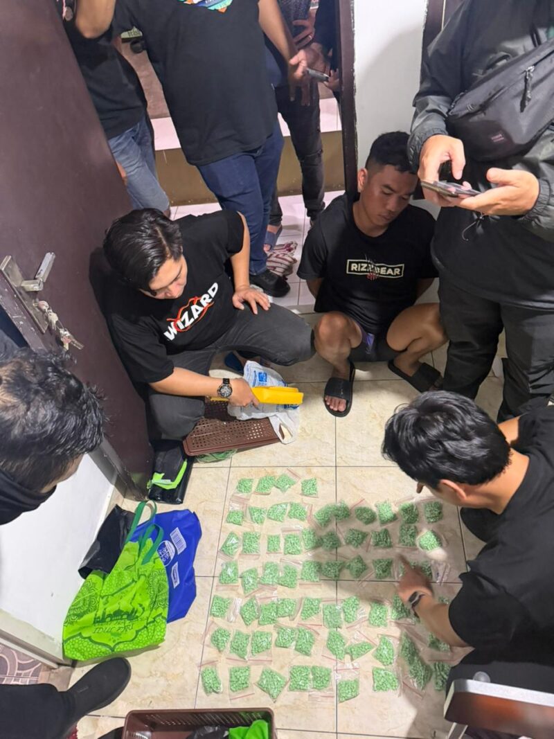 Petugas amankan satu tersangka dan ribuan serta 1,4 kilogram sabu.