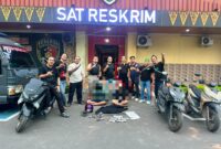 Foto :  2 pelaku saat diamankan unit ranmor