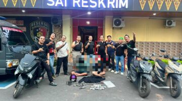 Foto :  2 pelaku saat diamankan unit ranmor