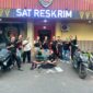 Foto :  2 pelaku saat diamankan unit ranmor