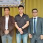 Foto :  ketua yayasan PGRI Sumsel didampingi kuasa hukumnya