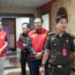Tim Jaksa Penuntut Umum Kejati Sumsel menerima penyerahan tersangka dan barang bukti (Tahap II) terhadap KT, anggota DPRD Kabupaten Muara Enim aktif, dan RA dalam perkara dugaan gratifikasi serta suap proyek Pengembangan Jaringan Irigasi Ataran Air Lemutu senilai sekitar Rp1,6 miliar, Senin (15/6/2026).