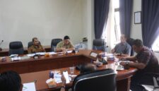 fhoto : rapat pembahasan rtrw antara bapemperda dengan pemkot pagar alam