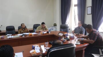 fhoto : rapat pembahasan rtrw antara bapemperda dengan pemkot pagar alam