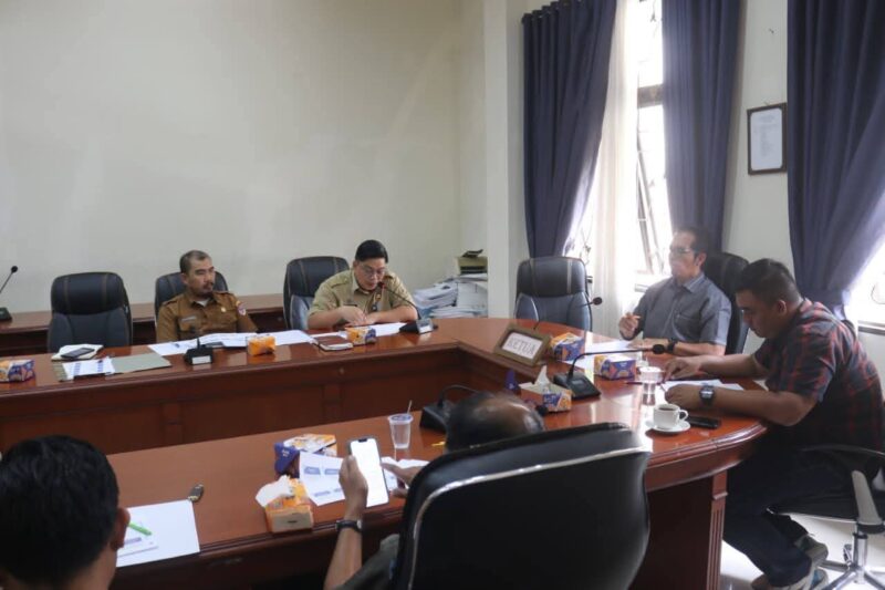 fhoto : rapat pembahasan rtrw antara bapemperda dengan pemkot pagar alam