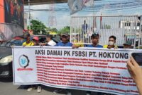 Foto :  aksi Demo karyawan PT Hoktong