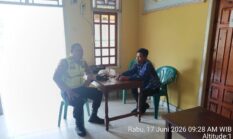 Tingkatkan Kamtibmas, Personel Polsek Buay Madang Timur Sambangi Kantor Desa Kedu