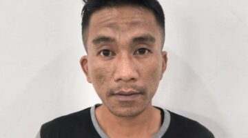 Tersangka saat diamankan.