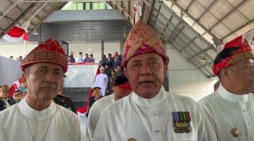 Gubernur Sumatera Selatan Herman Deru saat diwawancarai usai rapat paripurna istimewa di gedung DPRD Kota dalam rangka HUT Kota Palembang ke-1343, Rabu (17/6/2026). Foto: Tia