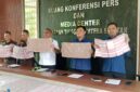 Saat kepala kejaksaan kejati Sumsel Ketut Sumedana SH MH menyampaikan penetapan tersangka Kasus Dugaan Gratifikasi dan Pemerasan di Sungai Lalan, Kamis (18/6/2026)
