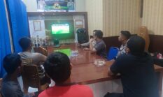 Pererat Kebersamaan, Polsek Buay Madang Timur Gelar Nobar Pesta Bola Dunia 2026 Bersama Masyarakat
