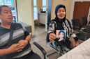 Kedua Orang tua Fera saat melaporkan anaknya yang tak kunjung pulang rumah setelah 2 hari dan tanpa kabar.