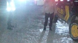 Guna menjamin rasa aman bagi masyarakat, 4 personel Polsek Buay Madang Timur Polres OKU Timur dipimpin Aiptu M Ali Amin melaksanakan giat Kegiatan Rutin Yang Ditingkatkan (KRYD) dan Patroli Subuh di Jalan Desa Sumber Asri. 