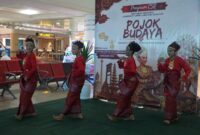 Kegiatan “Pojok Budaya” sebagai bagian dari program Community Upskilling for Aviation di Bandara SMB II Palembang pada, Jumat (19/6/2026).
