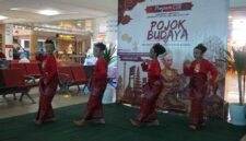 Kegiatan “Pojok Budaya” sebagai bagian dari program Community Upskilling for Aviation di Bandara SMB II Palembang pada, Jumat (19/6/2026).