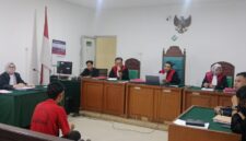 Saat majelis hakim menjatuhkan hukum terhadap Terdakwa Arlangga di sidang PN Palembang, Selasa (23/6/2026)