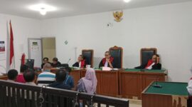 Saat para saksi dihadirkan disidang PN Palembang selasa (23/6/2026) 

Saat Terdakwa  Kurniati Hasda Ayu dihadirkan di PN Palembang, Selasa (23/6/2026)