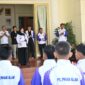 fhoto : wakil walikota pagar alam hj bertha lepas tim u-15 ke piala soeratin
