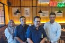 Kepala BPJS Ketenagakerjaan Cabang Palembang, Novri Annur (tengah) saat tanya jawab bersama Media.