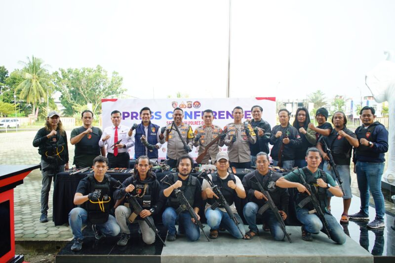 Konferensi pers terkait pengungkapan senjata api ilegal di OKI. Foto: dokumen polisi.