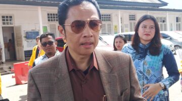 Tim Penasihat hukum Kholizol dan Raga, Darmadi Djufri SH MH saat di temui di PN Tipikor Palembang, Kamis (25/6/2026)