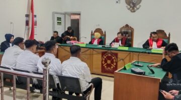 Saat keempat terdakwa dihadirkan disidang Tipikor Palembang, kamis (25/6/2026) untuk mendengarkan pembacaan putusan.