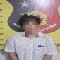 Tersangka beserta barang bukti saat diamankan. Foto: dokumen polisi.
