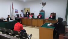 Saat Hakim PN Palembang bacakan putusan terhadap Terdakwa M Irsan Putra pada persidangan yang digelar di PN Palembang, Senin (29/6/2026)