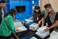 Saat tim pidsus Kejari Palembang Geledah Kantor Dishub