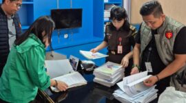 Saat tim pidsus Kejari Palembang Geledah Kantor Dishub