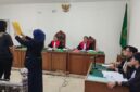 Saat dihadirkan di sidang yang digelar di PN Palembang, Senin (29/6/2026)
