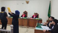 Saat dihadirkan di sidang yang digelar di PN Palembang, Senin (29/6/2026)