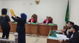 Saat dihadirkan di sidang yang digelar di PN Palembang, Senin (29/6/2026)
