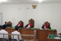 Saat tim penasehat hukumnya kedua terdakwa membaca Ekspresi di sidang PN Tipikor Palembang, Selasa (30/6/2026)