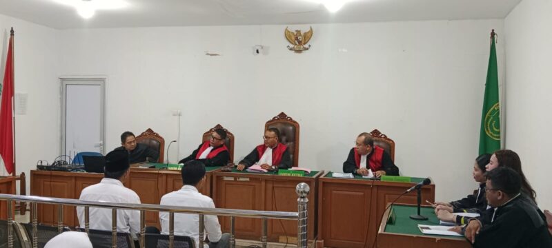 Saat tim penasehat hukumnya kedua terdakwa membaca Ekspresi di sidang PN Tipikor Palembang, Selasa (30/6/2026)