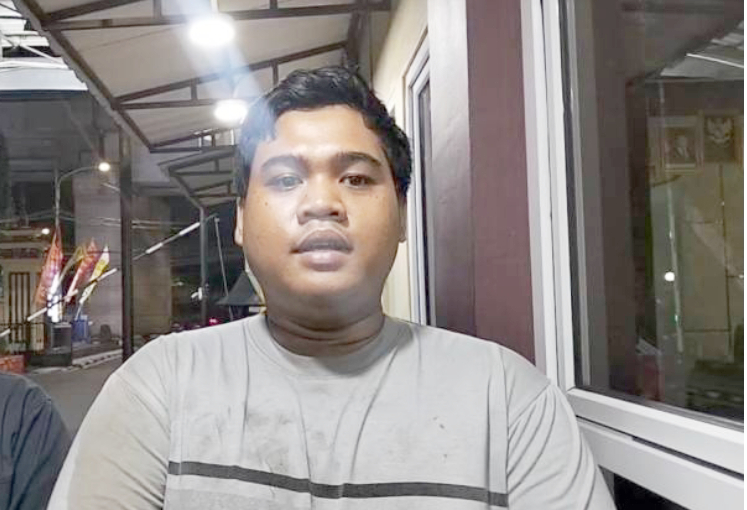 Foto : korban usai membuat laporan polisi
