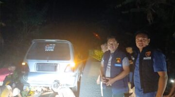 Respons Cepat Call Center 110, Polsek Pendopo Bantu Warga yang Alami Mobil Mogok