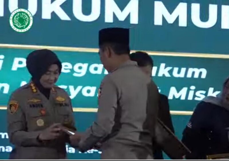 Foto : penghargaan dari Kapolda Sumsel