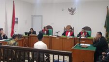 Saat majelis hakim jatuhkan putusan kedua terdakwa dalam sidang yang digelar di PN Tipikor Palembang, Jumad (3/7/2026)