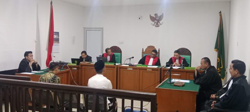 Saat majelis hakim jatuhkan putusan kedua terdakwa dalam sidang yang digelar di PN Tipikor Palembang, Jumad (3/7/2026)