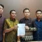 Tim kuasa hukum dari Sakahira Law Firm yang mewakili Bripda F, yakni A. Rilo Budiman SH MH, M. Axel F SH MH, Febri Prayoga SH MH, Amin Rais SH MH, dan M. Abyan Zhafran SH MH, saat memberikan keterangan kepada awak media pada Jumat (3/7/2026).