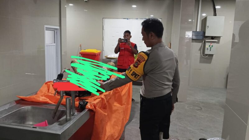 Korban dievakuasi ke RS Bhayangkara Palembang.
