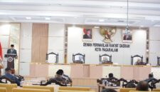 fhoto :paripurna dprd kota pagar alam dengan agenda laporan komisi terhadap raperda lpp apbd kota pagar alam tahun 2025