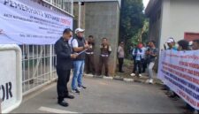 Saat SIRA dan PST gelar aksi damai di kejati Sumsel, Selasa (7/7/2026)