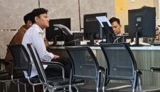 Foto : pegawai rs bari saat membuat laporan polisi