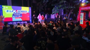 Ribuan Warga Padati Nobar Resmi Piala Dunia 2026 di TVRI Sumsel, UMKM Lokal Kebanjiran Pengunjung
